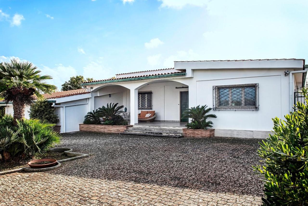 Villa Eva Crispiano Eksteriør billede
