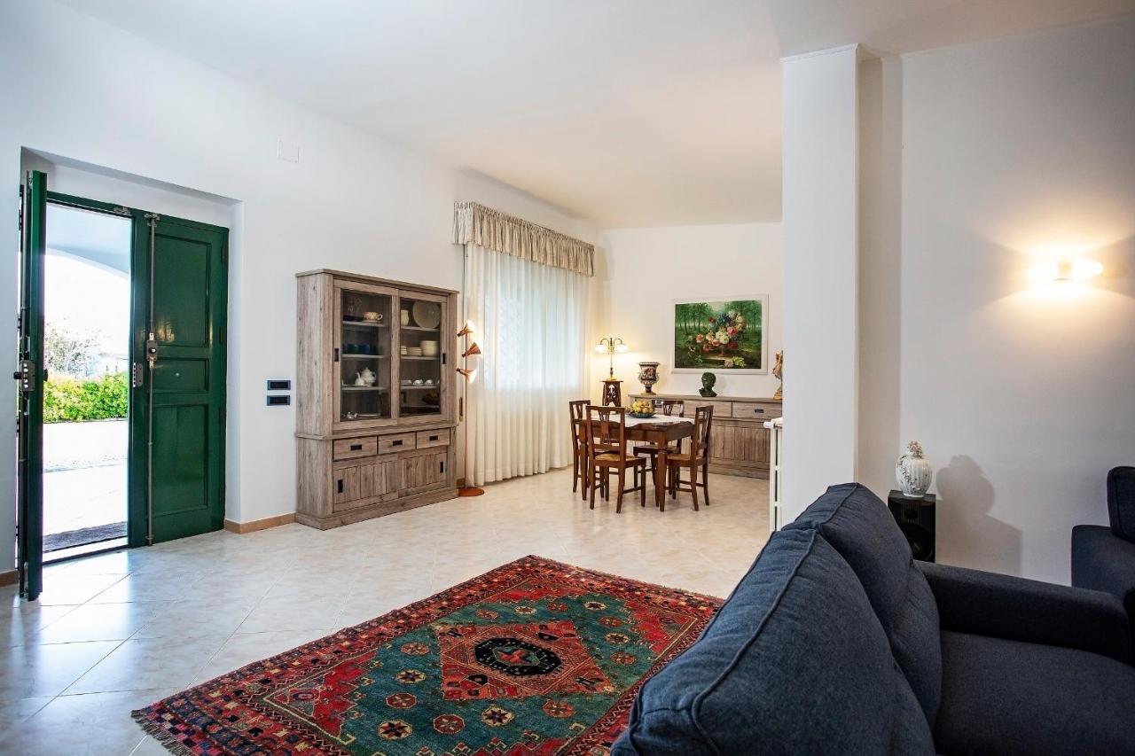 Villa Eva Crispiano Eksteriør billede
